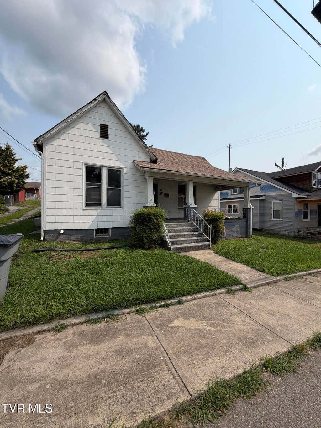 Photo of 1205 Anderson Street, Bristol, TN 37620 (MLS # 9998768)