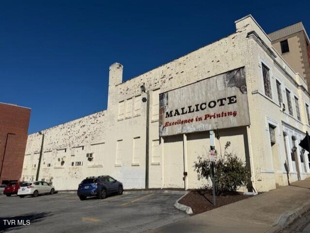 Photo of 509 Shelby Street, Bristol, TN 37620 (MLS # 9988997)