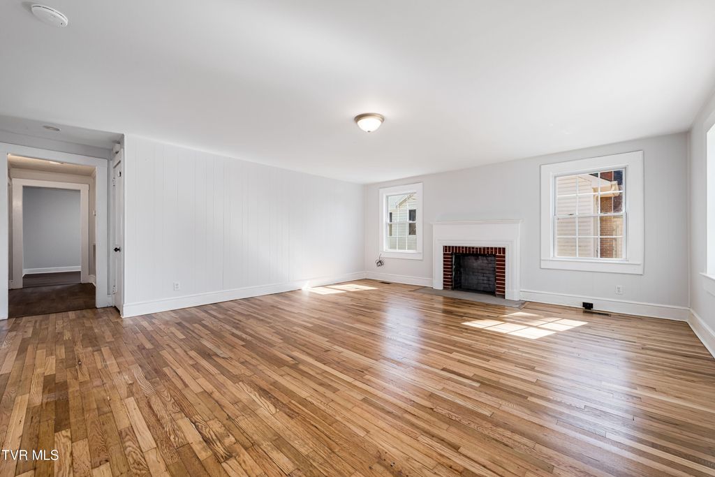 Photo of 250 Morgan Street, Kingsport, TN 37664 (MLS # 9991163)