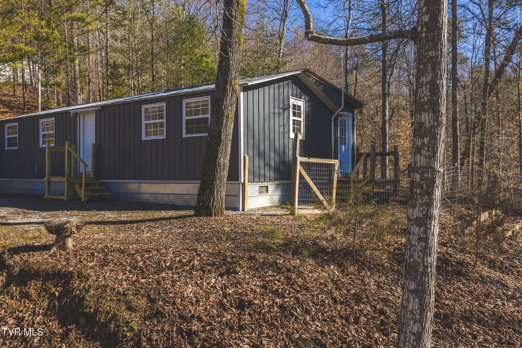 Photo of 637 Jacobs Hollow Road, Sneedville, TN 37869 (MLS # 9991824)