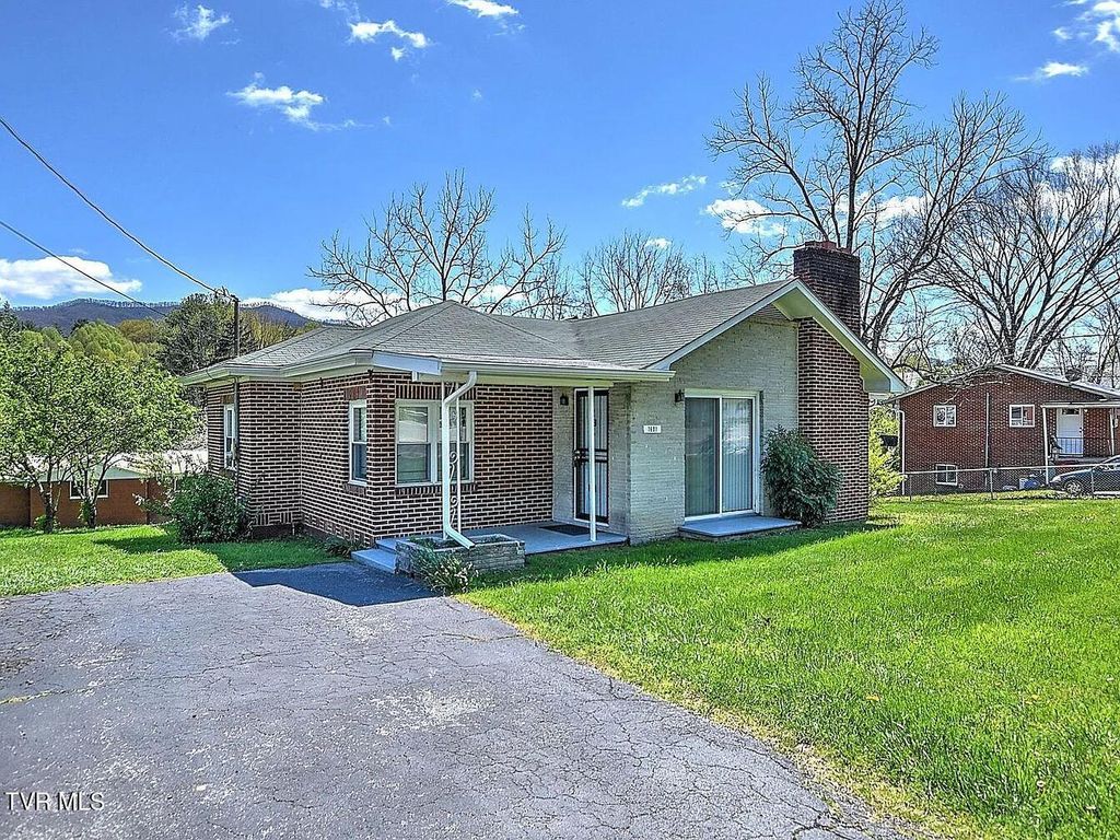 Photo of 1601 Cherokee Road, Johnson City, TN 37604 (MLS # 9990863)