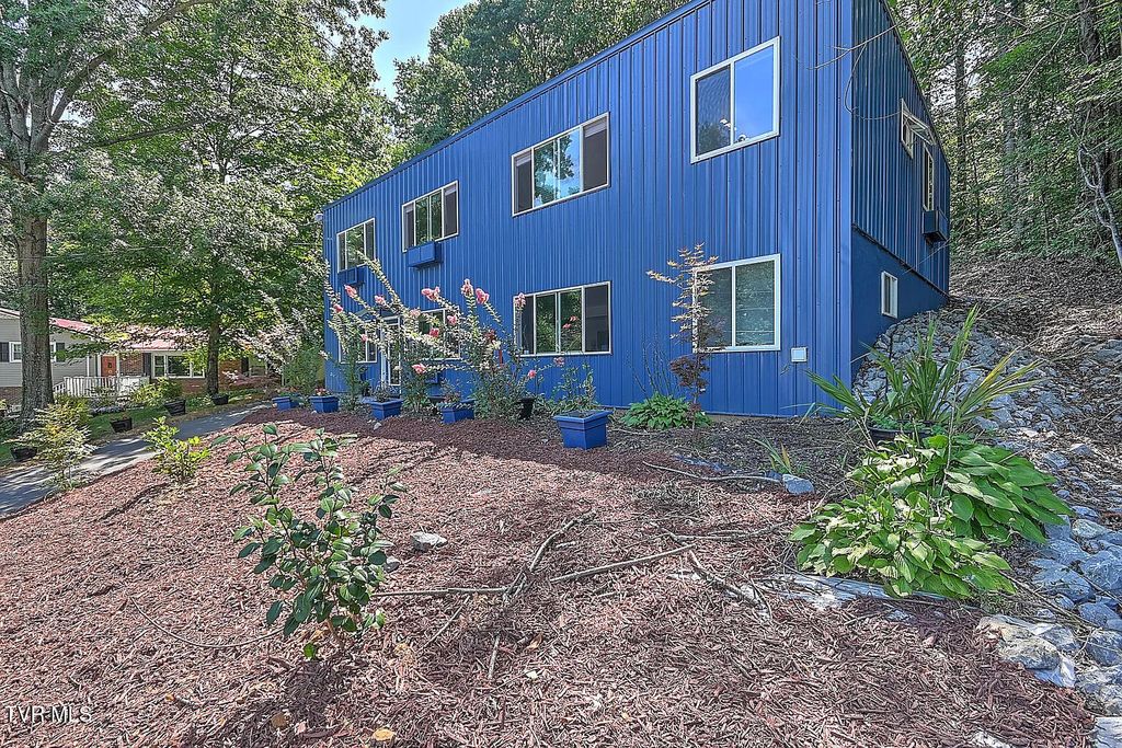 Photo of 3 Overlook Court, Johnson City, TN 37604 (MLS # 9989725)