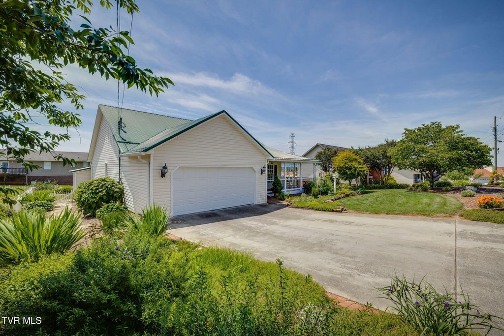Photo of 224 Chickasaw Circle, Church Hill, TN 37642 (MLS # 9996132)