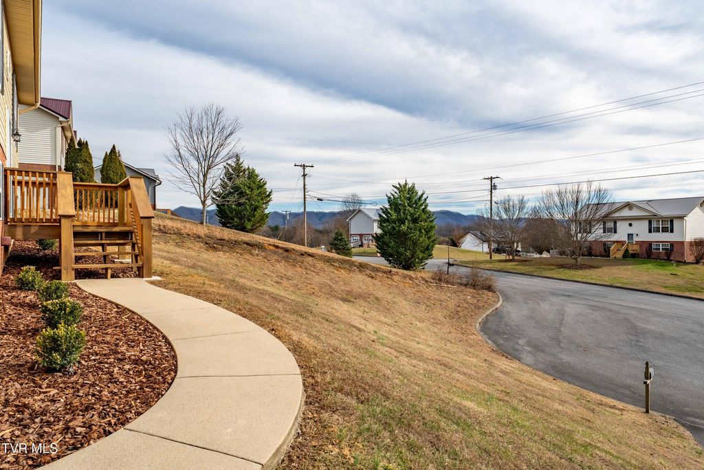 Photo of 510 Mockingbird Place, Jonesborough, TN 37659 (MLS # 9990130)