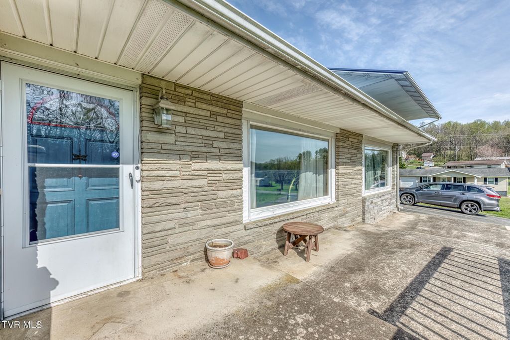 Photo of 1436 Charity Hill Road, Elizabethton, TN 37643 (MLS # 9993428)