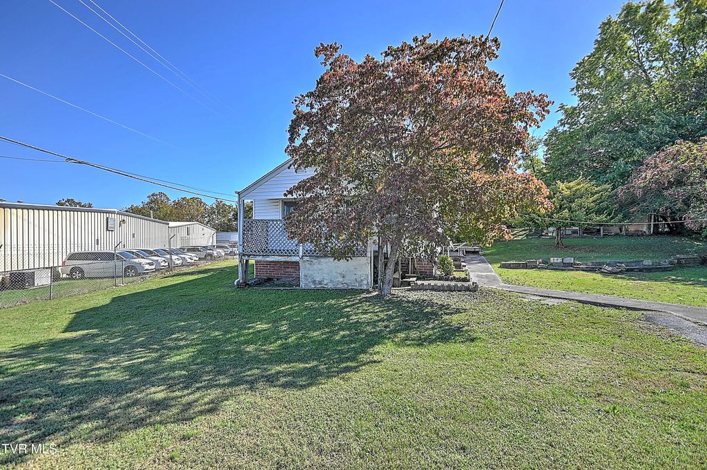 Photo of 1809 Autumn Lane, Kingsport, TN 37664 (MLS # 9987086)