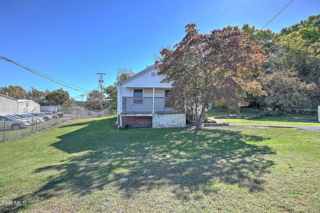 Photo of 1809 Autumn Lane, Kingsport, TN 37664 (MLS # 9987086)