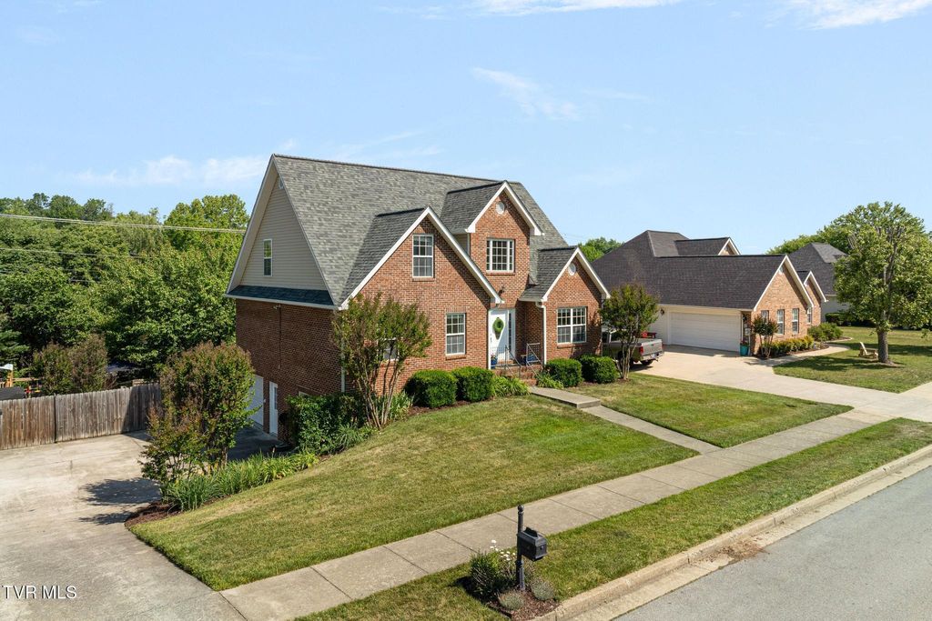 Photo of 204 Lee Carter Drive, Johnson City, TN 37601 (MLS # 9995656)