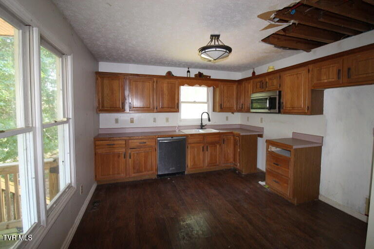 405 Chelsea Circle, Kingsport, Tennessee image 2