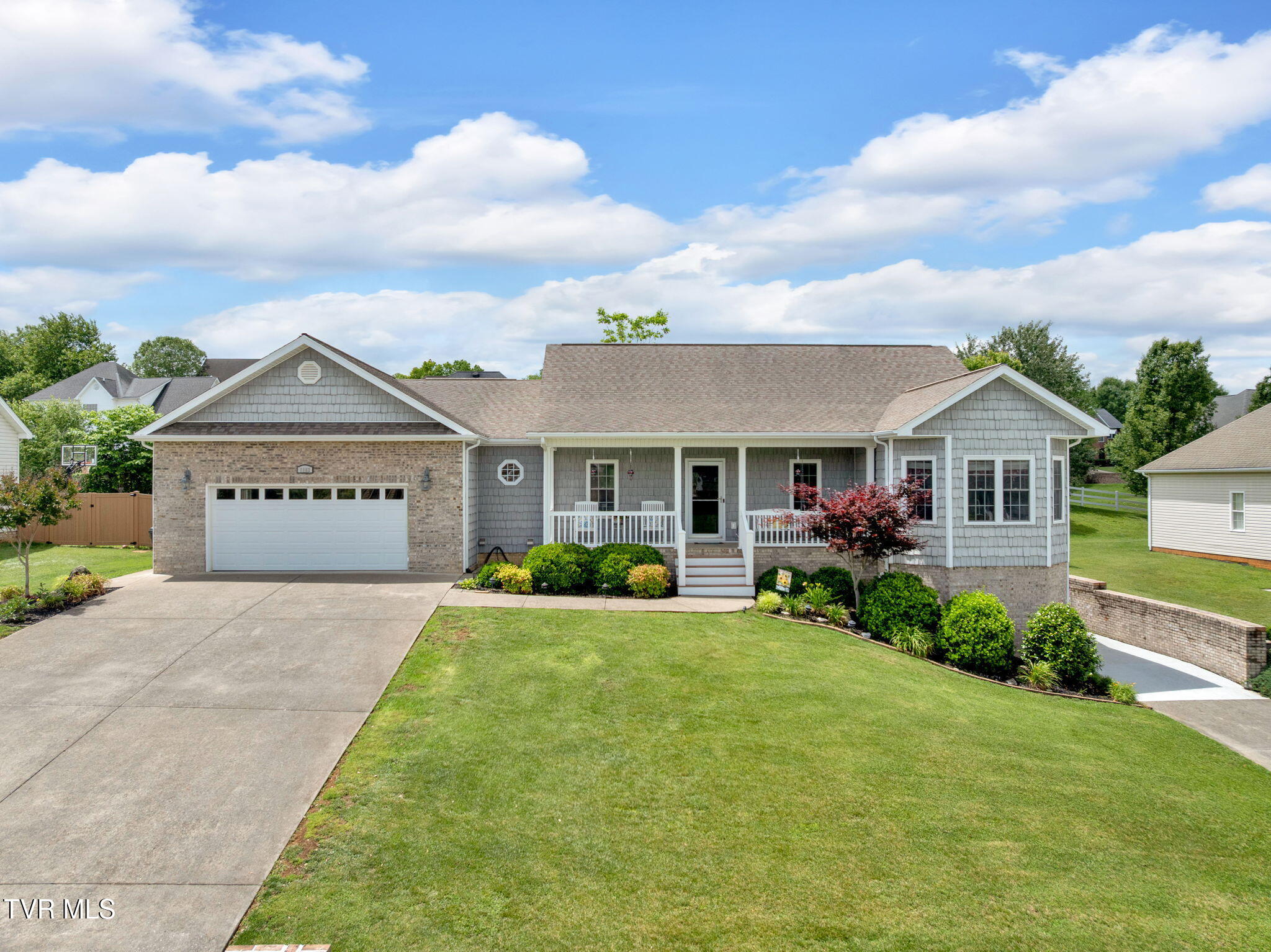 1162 Glen Abbey Way, Johnson City, Tennessee image 2