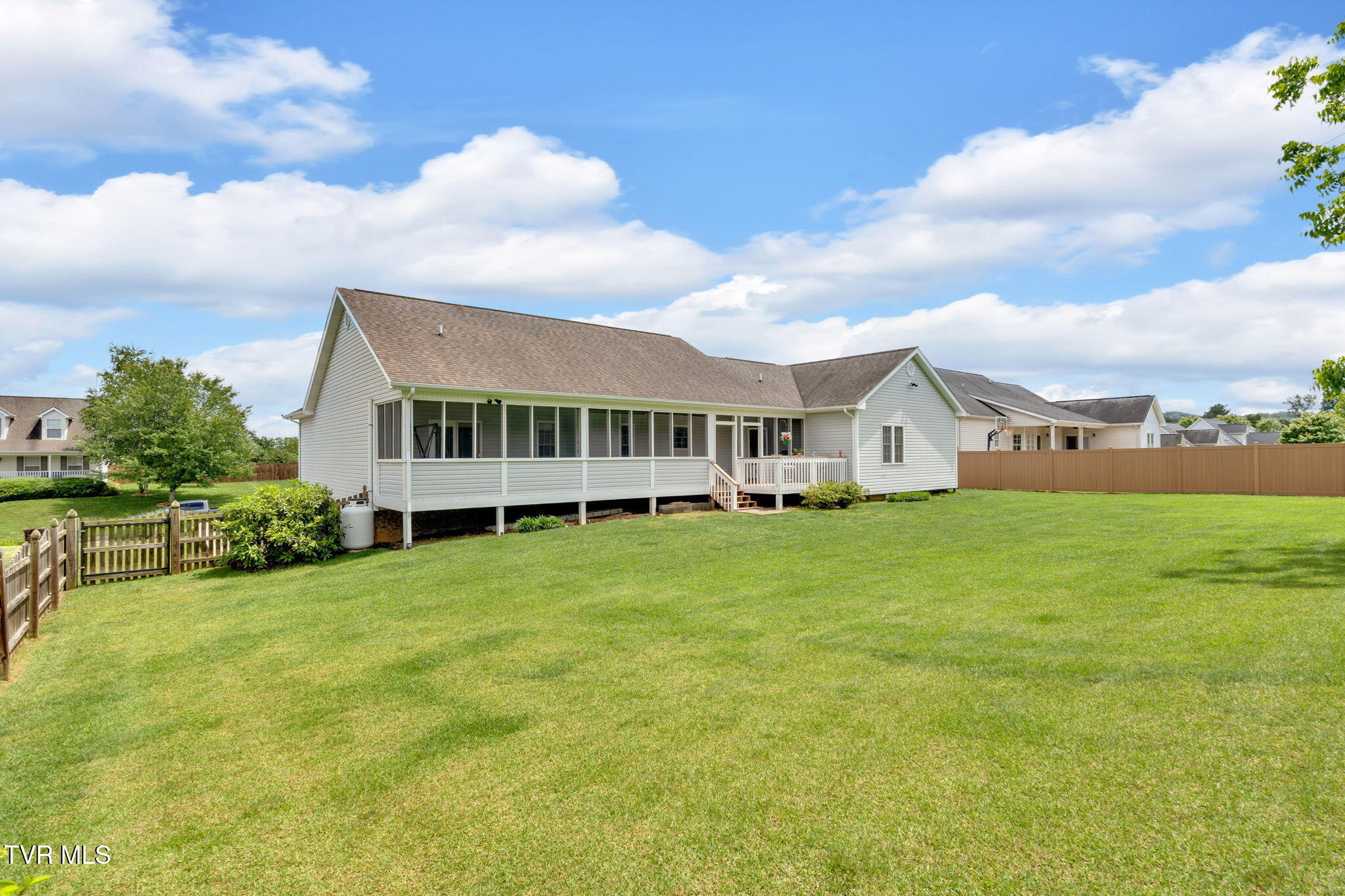 1162 Glen Abbey Way, Johnson City, Tennessee image 7