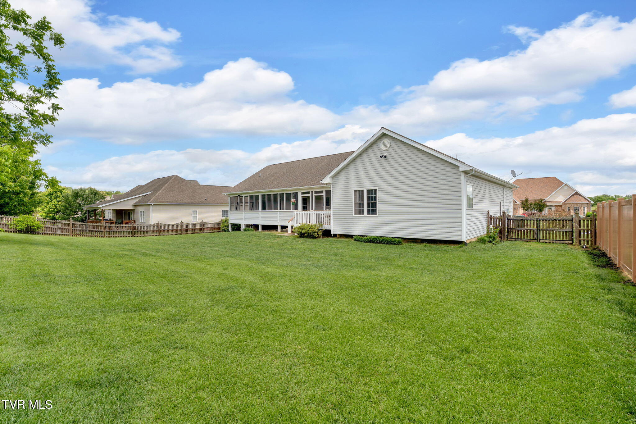1162 Glen Abbey Way, Johnson City, Tennessee image 8