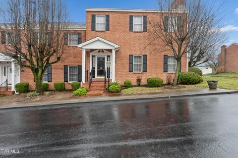 Photo of 2734 Oakland Avenue #D33, Johnson City, TN 37601 (MLS # 9990225)