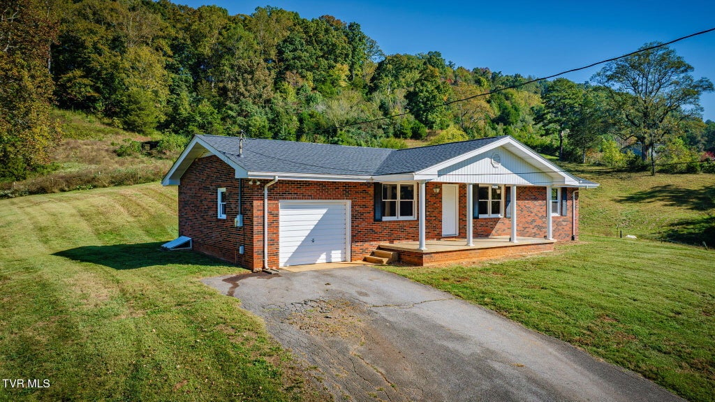 Photo of 2422 Winegar Avenue, Kingsport, TN 37660 (MLS # 10001937)