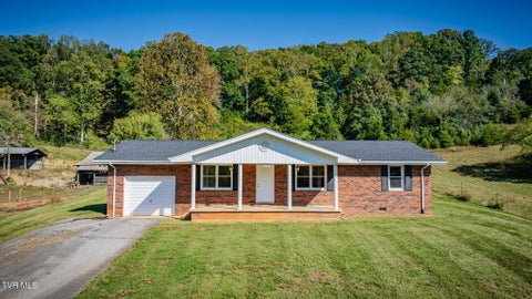 Photo of 2422 Winegar Avenue, Kingsport, TN 37660 (MLS # 10001937)