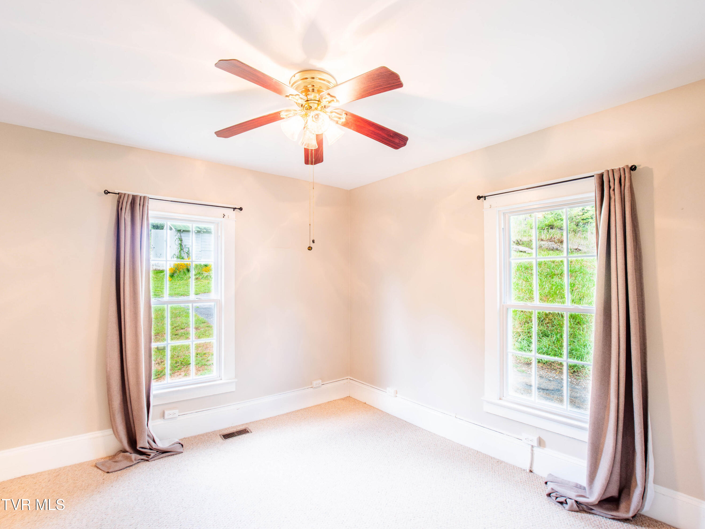 110 Charles Smith Road, Watauga, Tennessee image 7