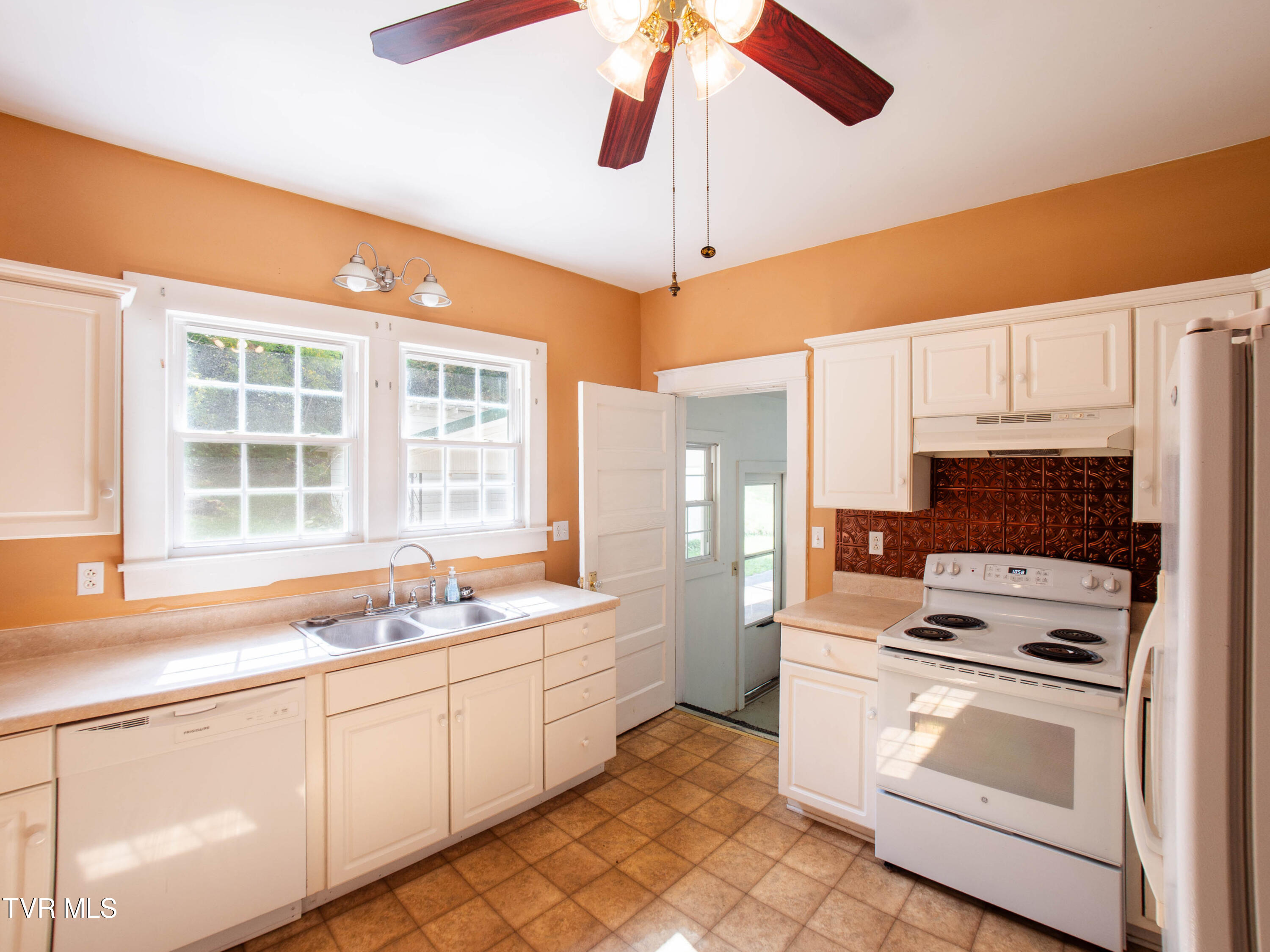 110 Charles Smith Road, Watauga, Tennessee image 21