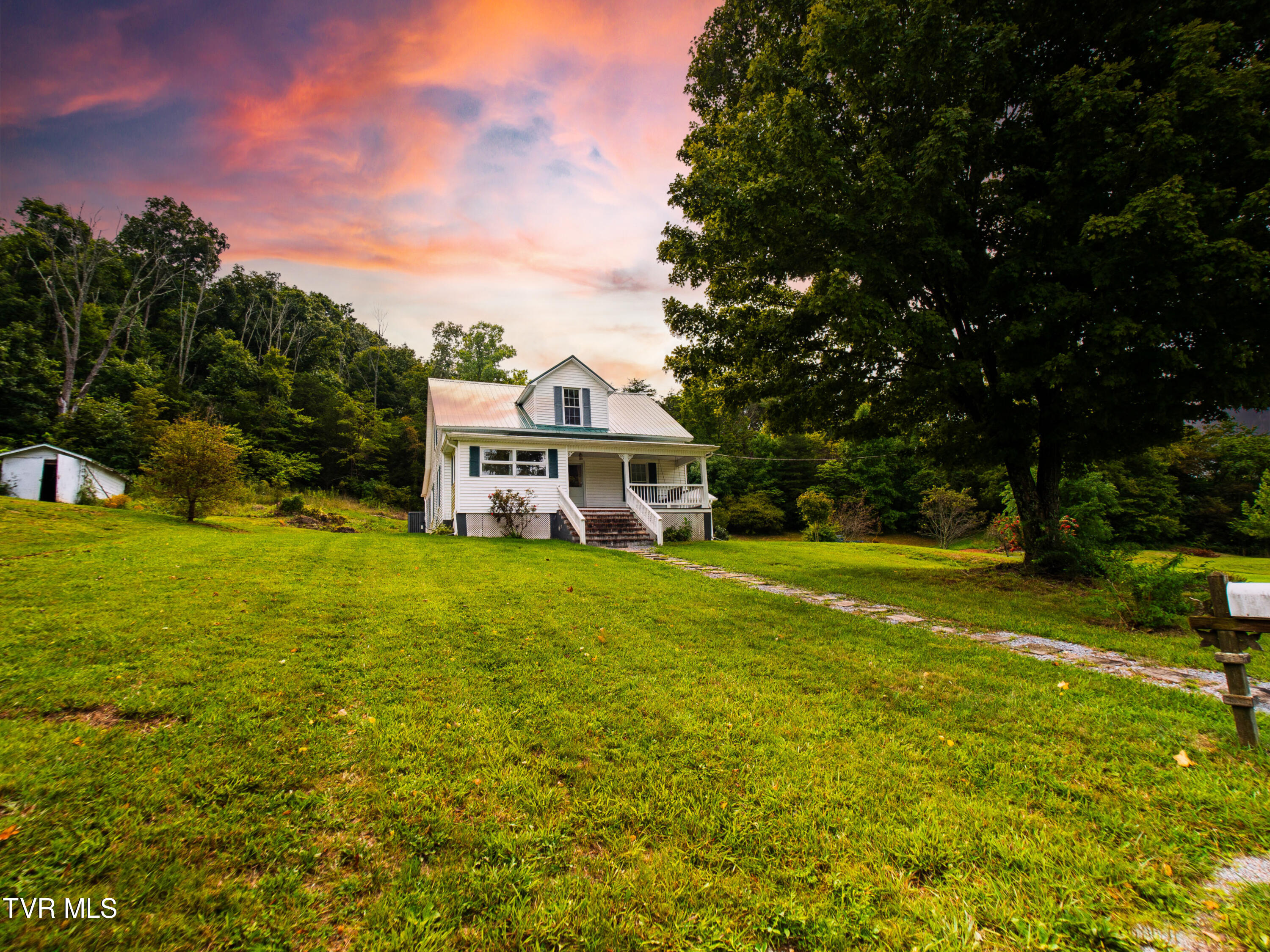 110 Charles Smith Road, Watauga, Tennessee image 1