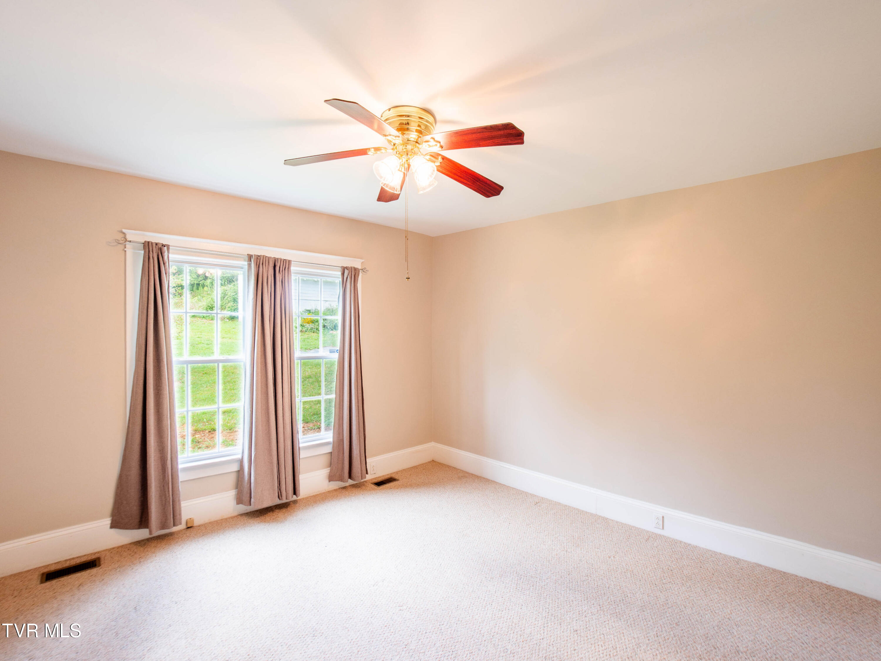 110 Charles Smith Road, Watauga, Tennessee image 5