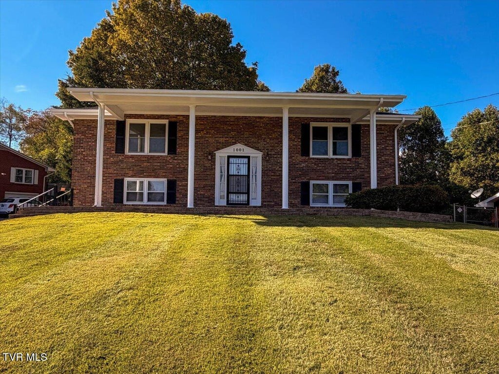 Photo of 1001 Ridgefield Circle, Johnson City, TN 37601 (MLS # 10002325)