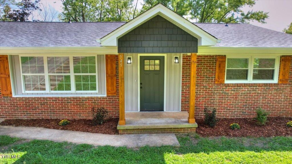 Photo of 545 Bays View Road, Kingsport, TN 37660 (MLS # 9985249)