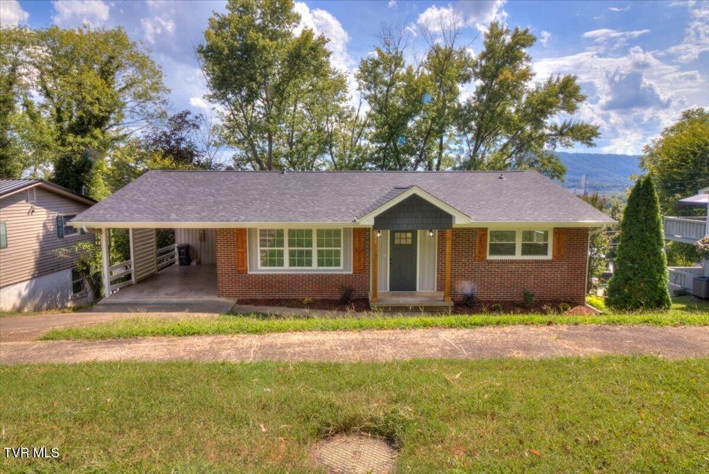 Photo of 545 Bays View Road, Kingsport, TN 37660 (MLS # 9985249)