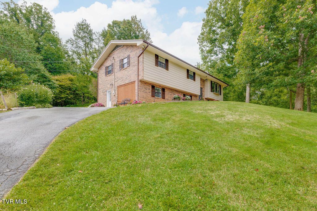 Photo of 107 M Coffey Lane, Jonesborough, TN 37659 (MLS # 9991742)