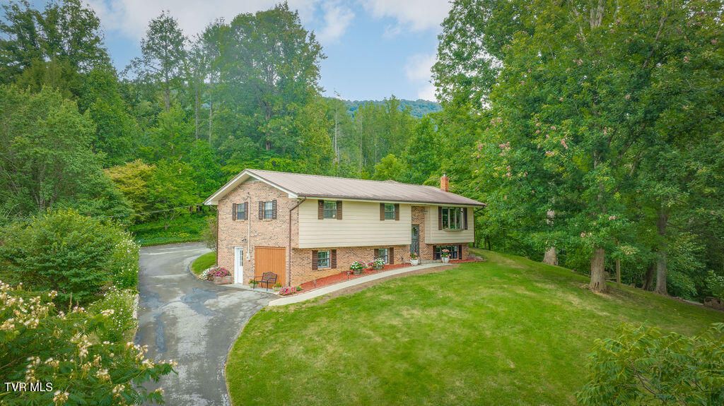 Photo of 107 M Coffey Lane, Jonesborough, TN 37659 (MLS # 9991742)