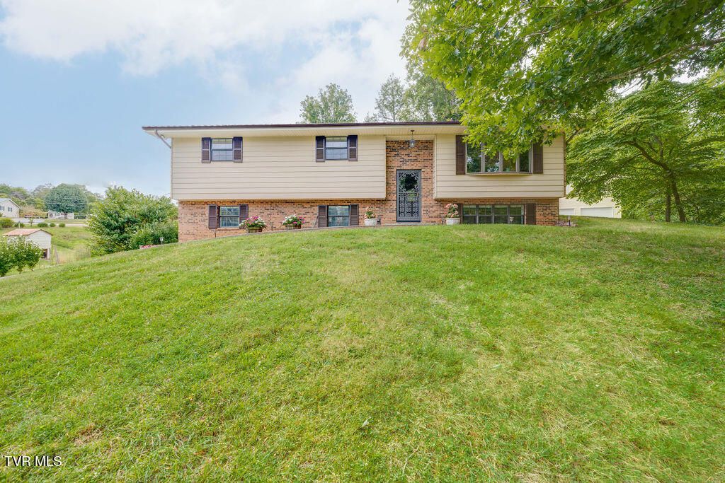 Photo of 107 M Coffey Lane, Jonesborough, TN 37659 (MLS # 9991742)