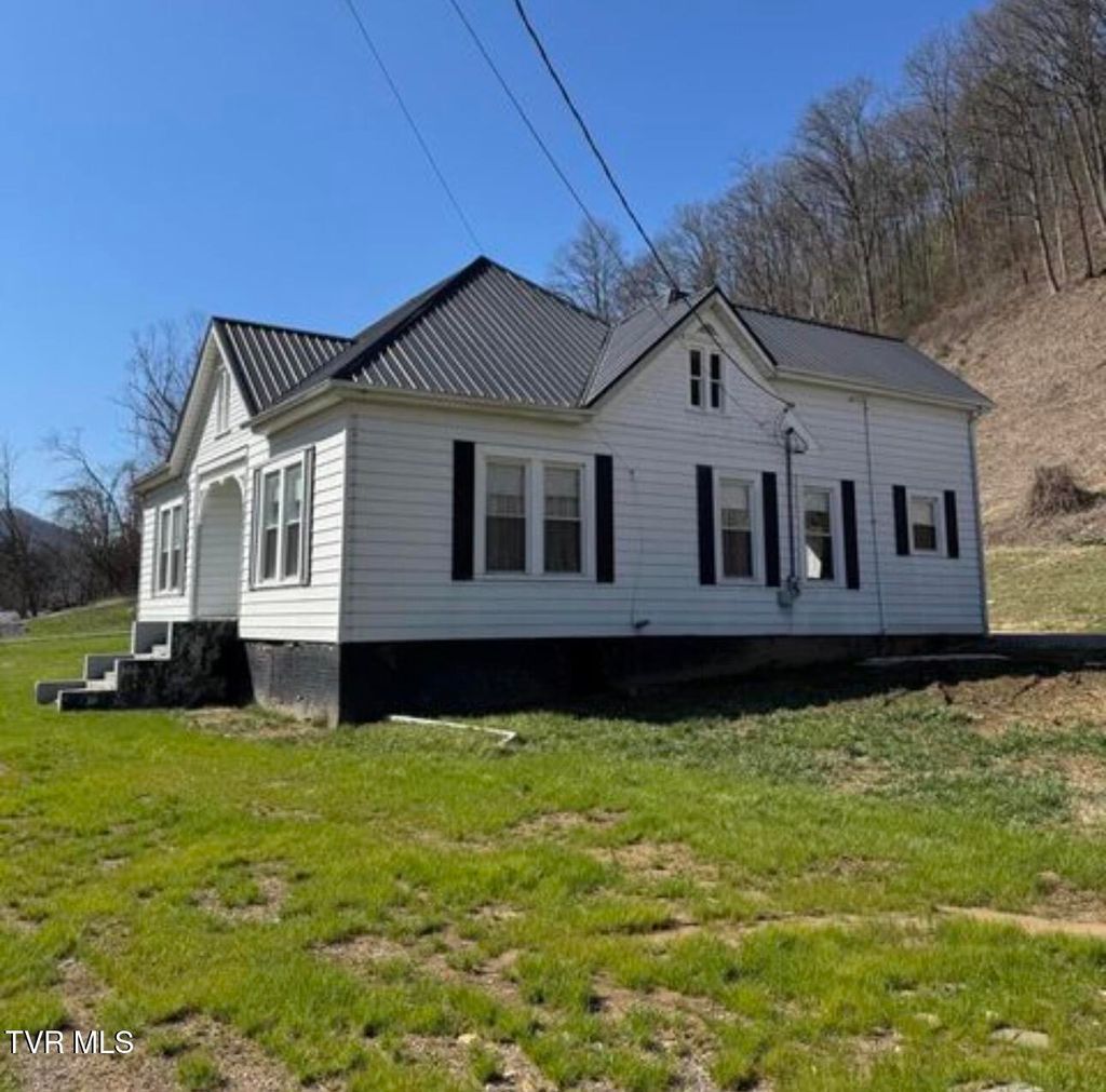 Photo of 3926 Highway 81, Jonesborough, TN 37659 (MLS # 9990617)