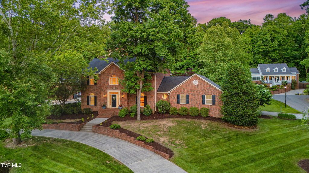 Photo of 1005 Huntington Court, Kingsport, TN 37660 (MLS # 9995385)
