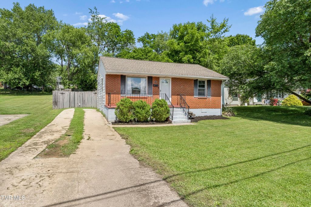 Photo of 318 Clark Street, Johnson City, TN 37604 (MLS # 9996060)
