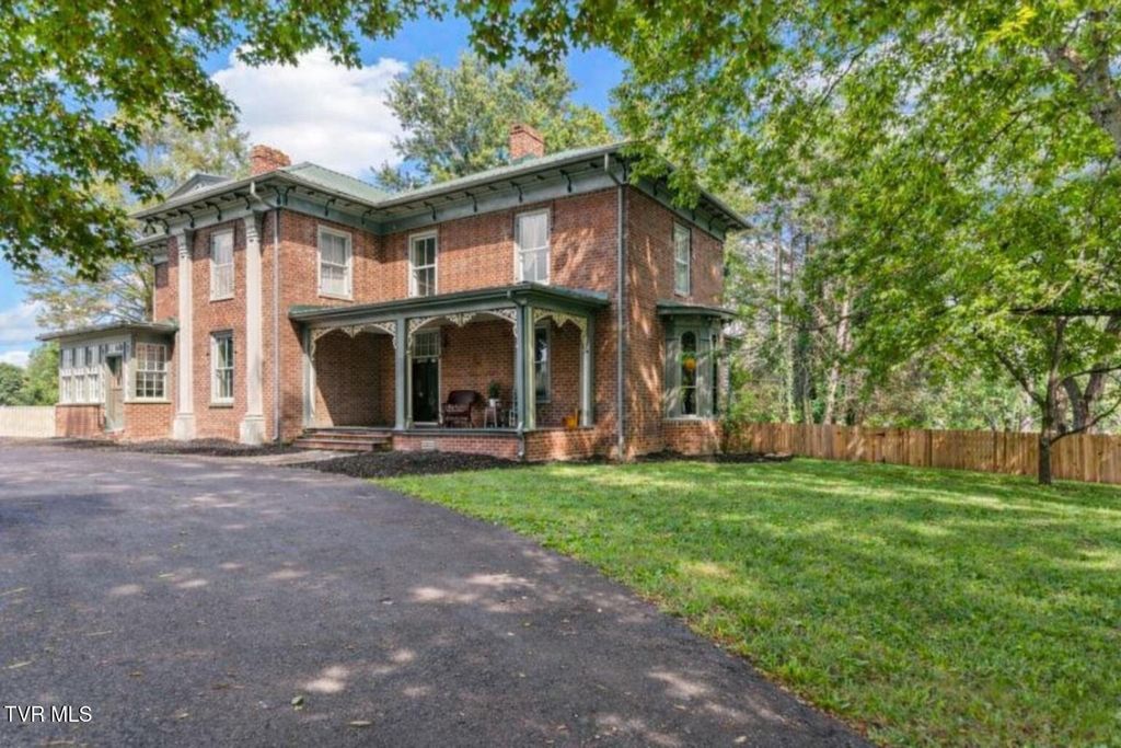 Photo of 275 Burger Drive, Chuckey, TN 37641 (MLS # 9993000)