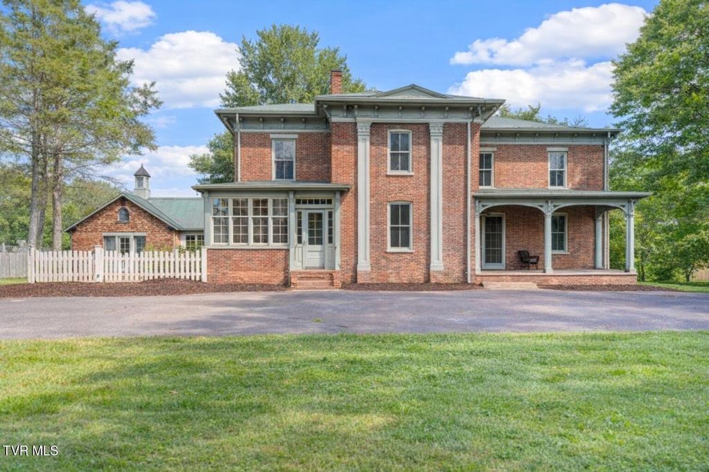 Photo of 275 Burger Drive, Chuckey, TN 37641 (MLS # 9993000)