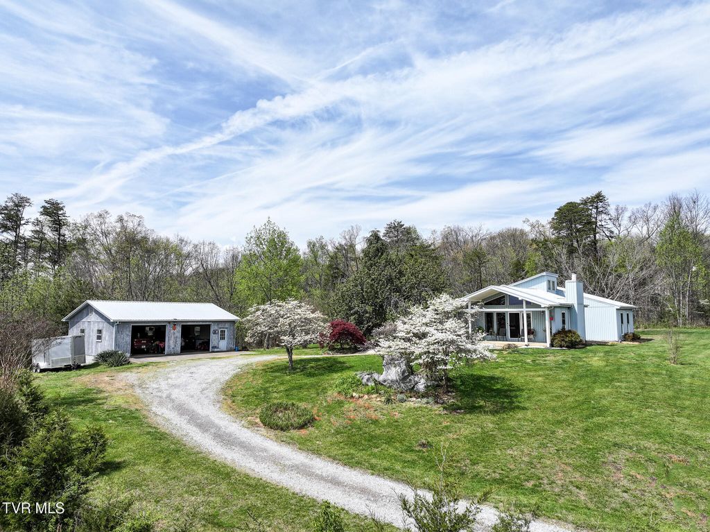 Photo of 255 Old Kentucky Road, Greeneville, TN 37743 (MLS # 9993621)