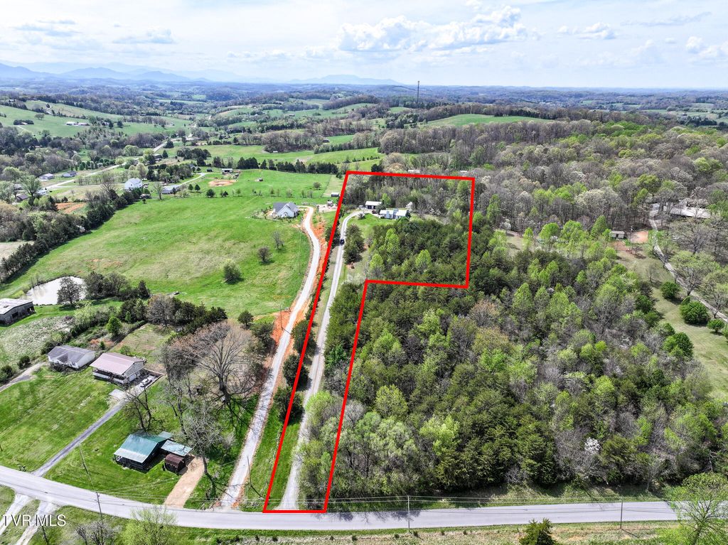 Photo of 255 Old Kentucky Road, Greeneville, TN 37743 (MLS # 9993621)