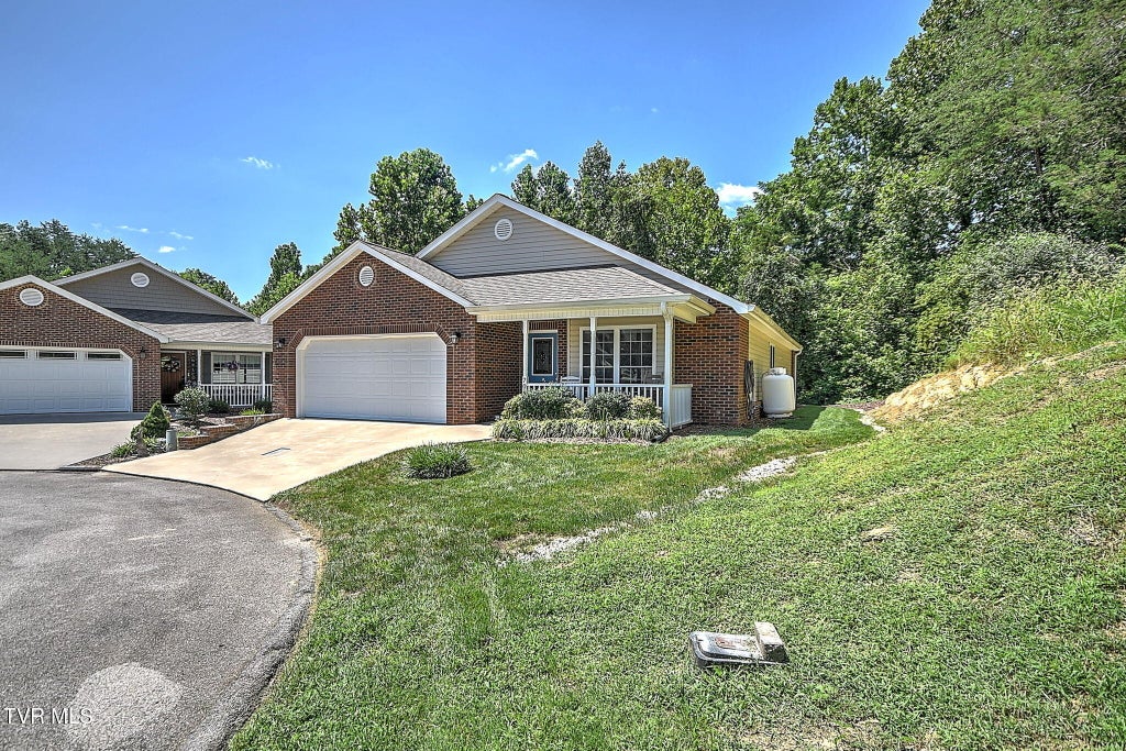 Photo of 708 Willowcrest Place, Kingsport, TN 37660 (MLS # 9999033)