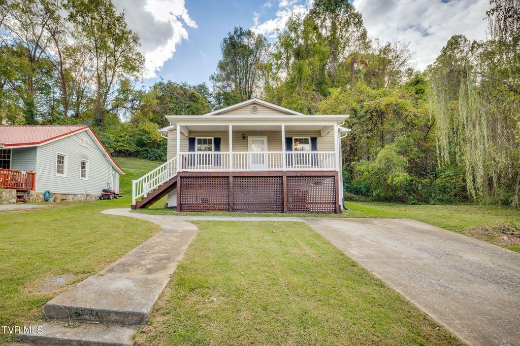 Photo of 714 Maple Street, Johnson City, TN 37601 (MLS # 9987059)