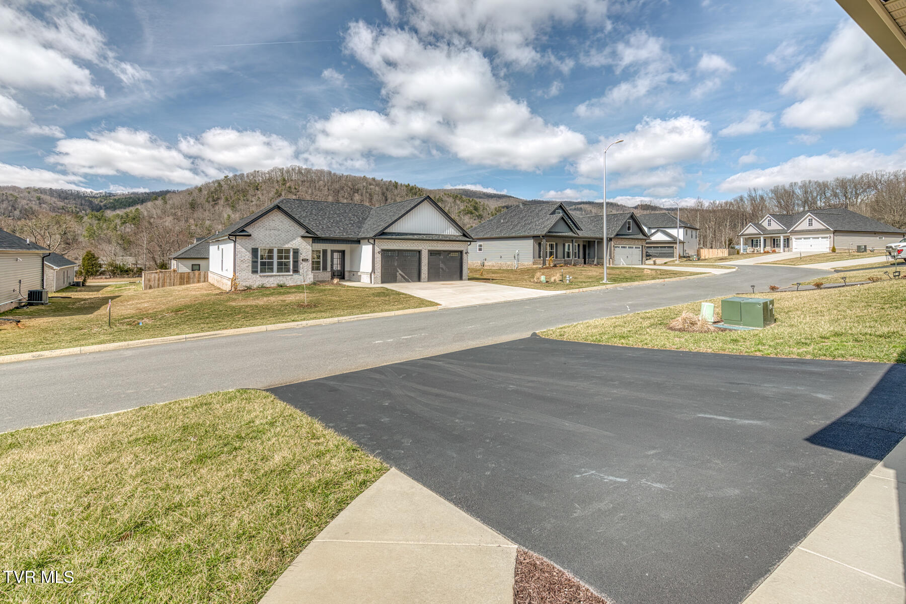 114 Ervin Loop, Erwin, Tennessee image 33