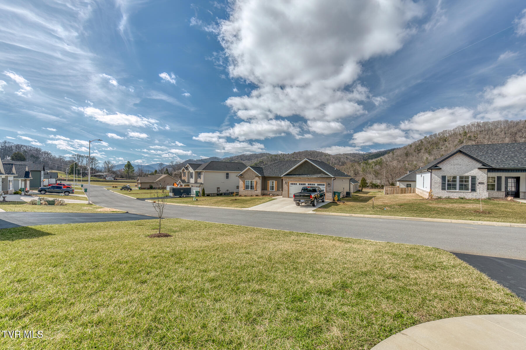 114 Ervin Loop, Erwin, Tennessee image 6