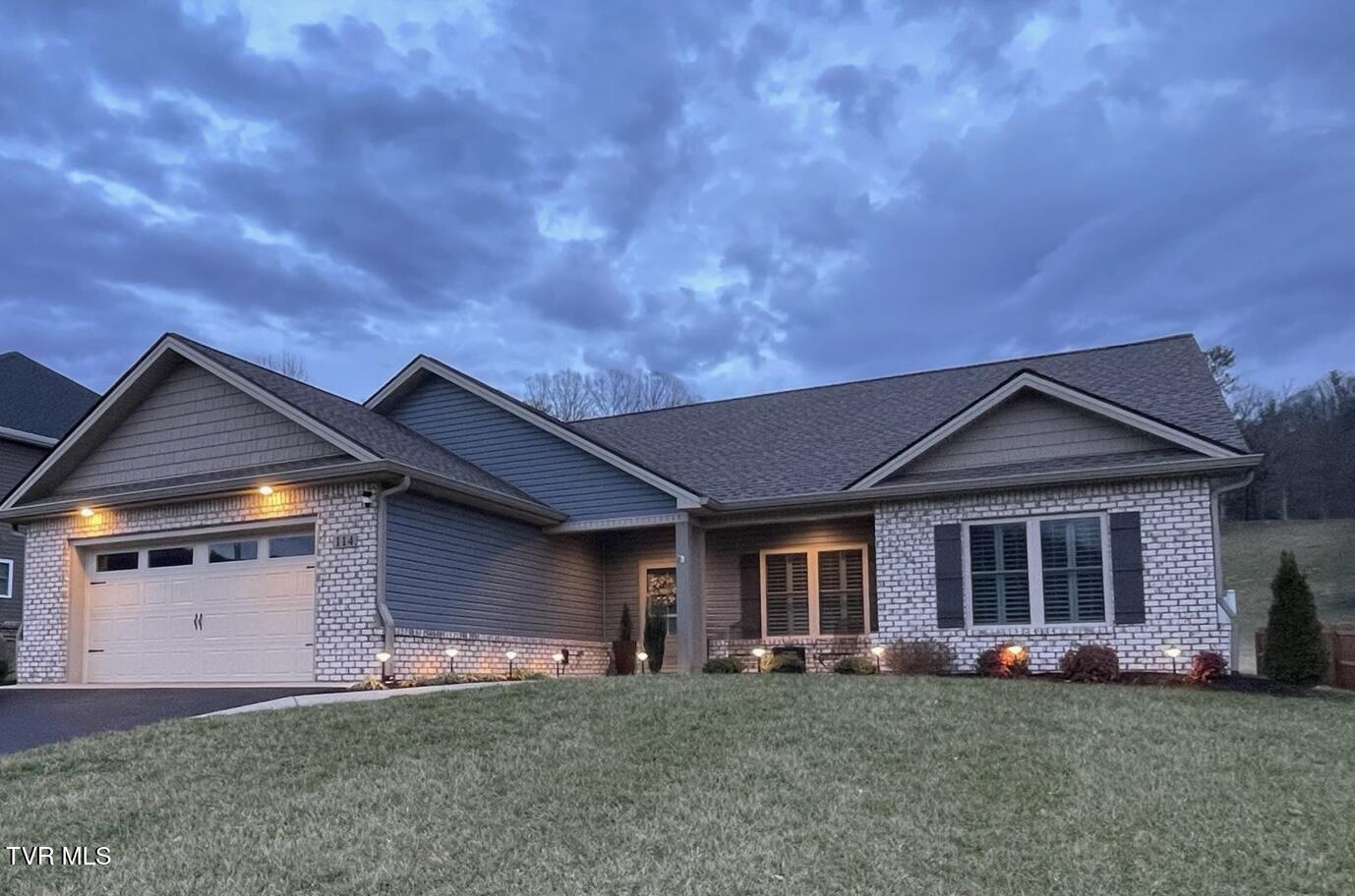 114 Ervin Loop, Erwin, Tennessee image 2