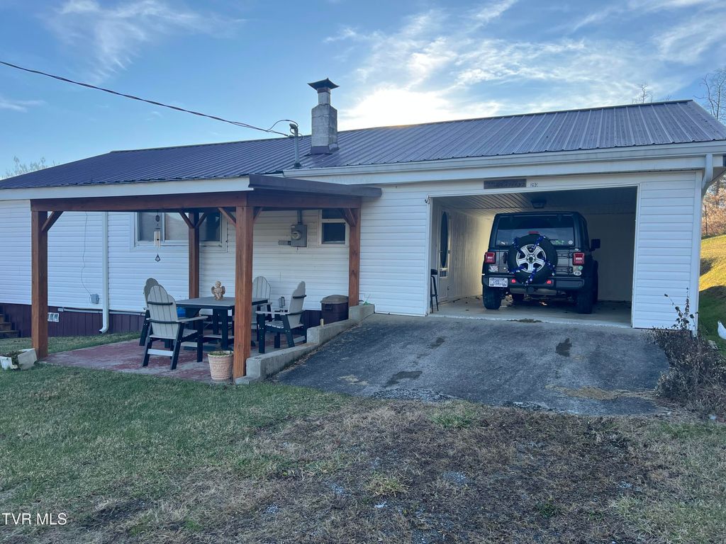 Photo of 293 Sub Hollow Dr. Dr, Rose Hill, VA 24281 (MLS # 9989333)