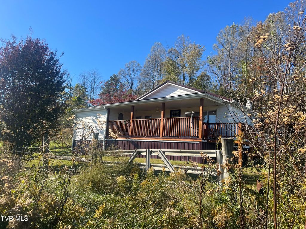 Photo of 293 Sub Hollow Dr. Dr, Rose Hill, VA 24281 (MLS # 9989333)