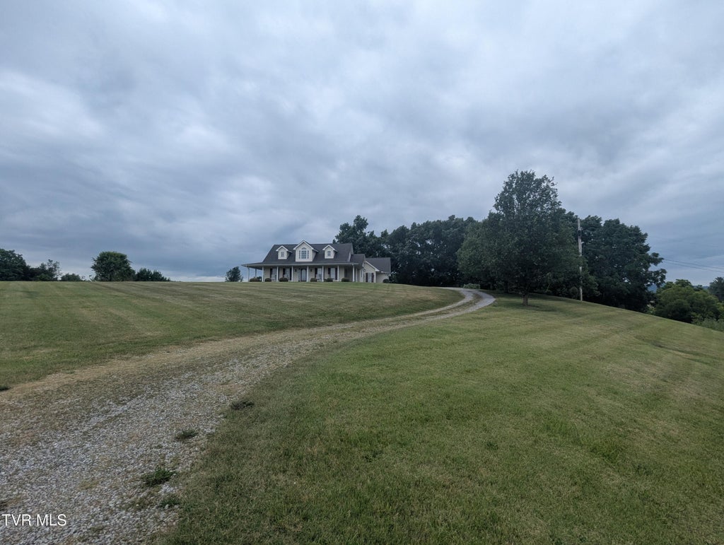 Photo of 9355 Lonesome Pine Trail, Mosheim, TN 37818 (MLS # 9997211)