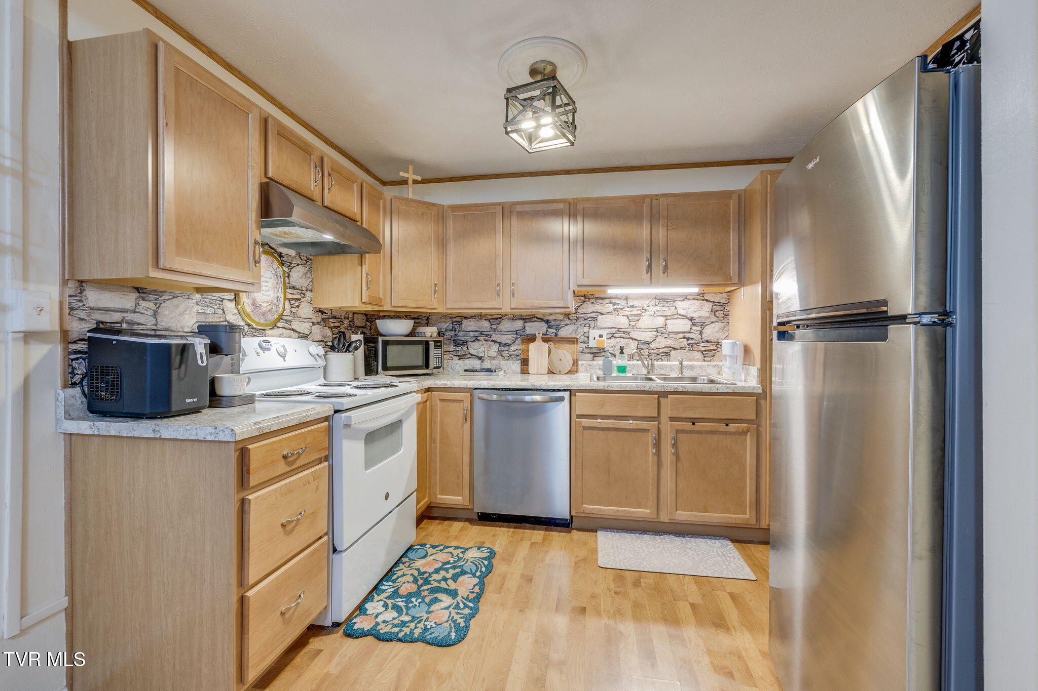 520 Silver Grove Road, Bluff City, Tennessee image 13