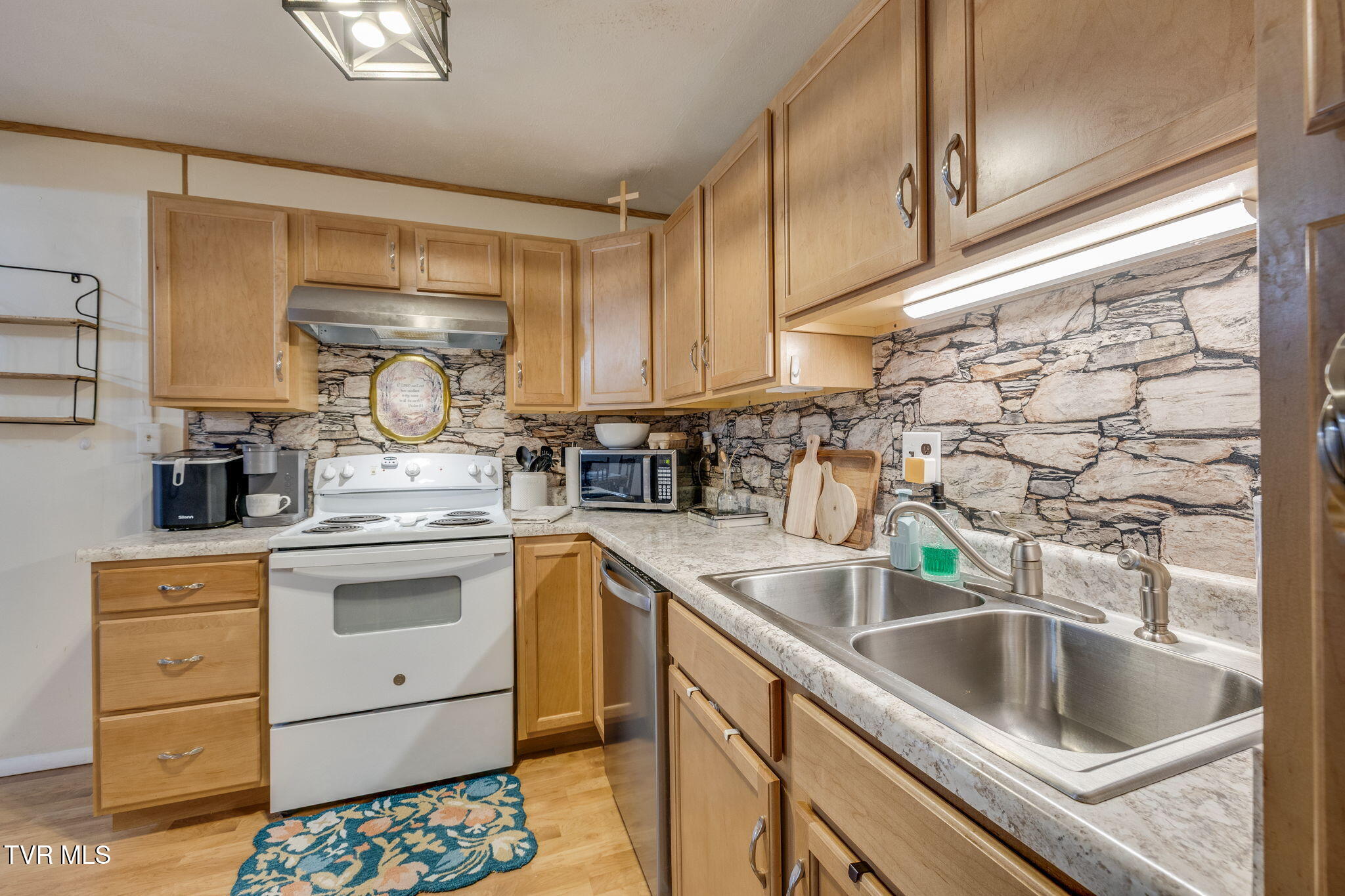 520 Silver Grove Road, Bluff City, Tennessee image 14