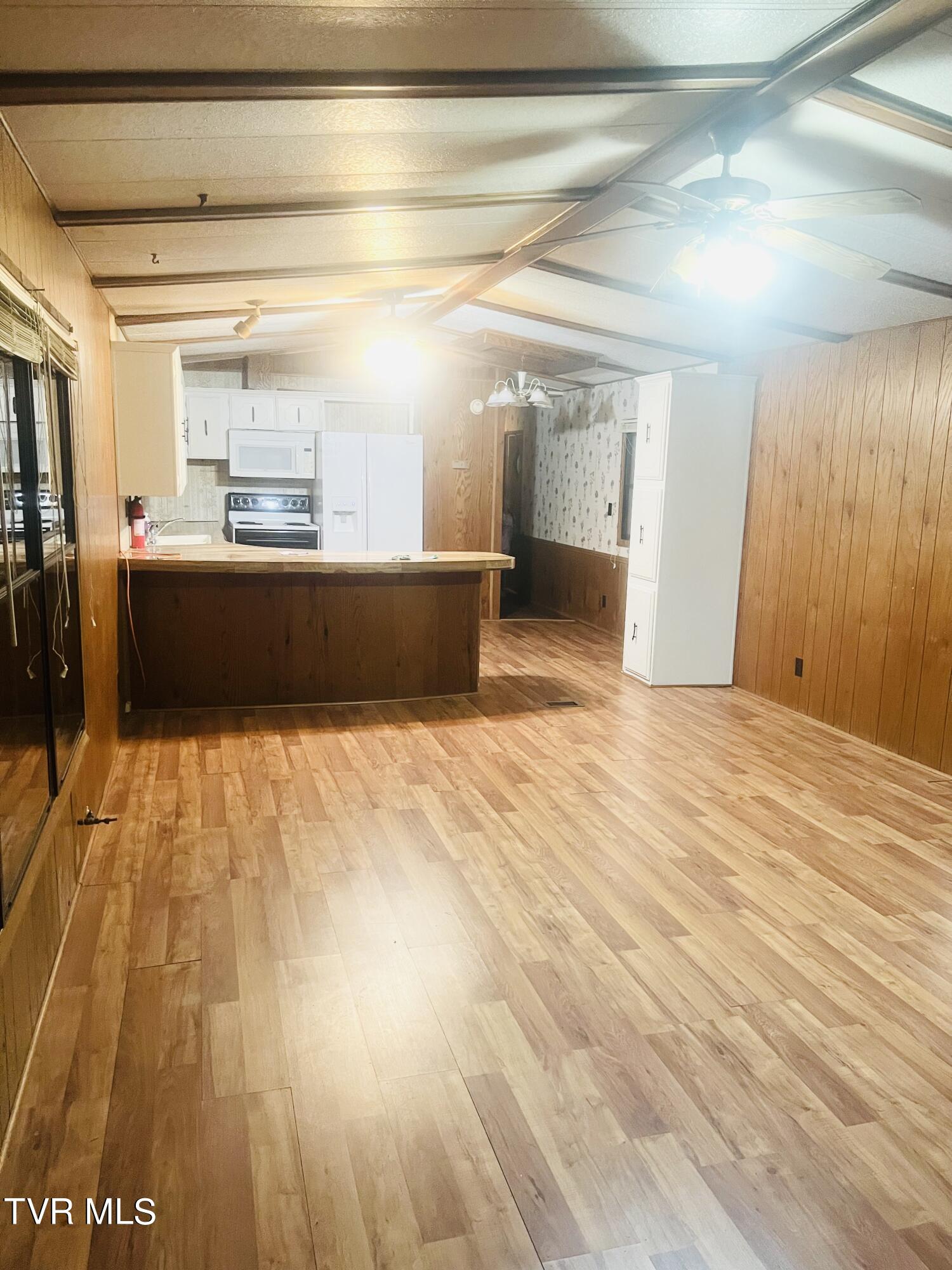 10702 Redbud Highway, Honaker, Virginia image 38