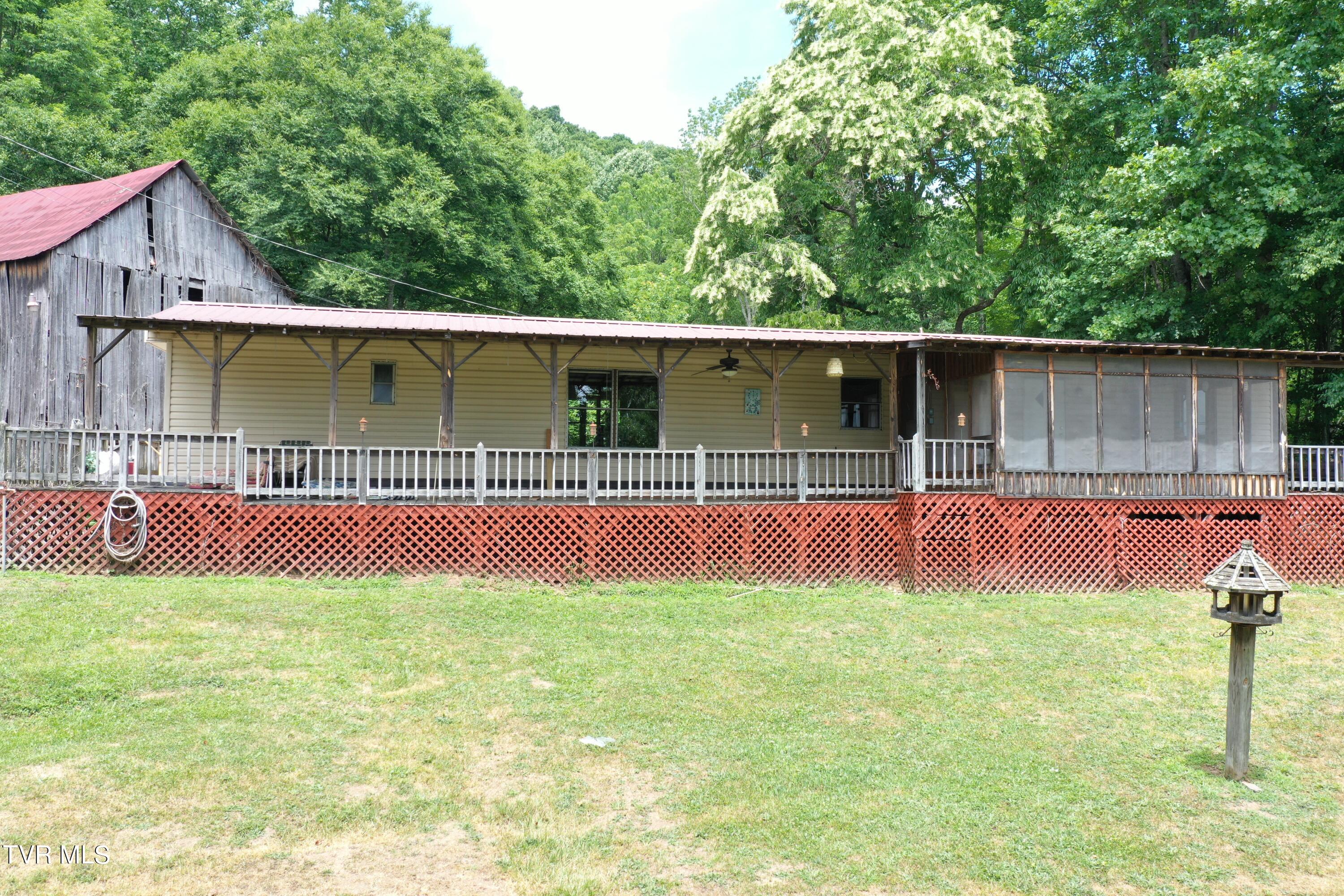 10702 Redbud Highway, Honaker, Virginia image 2