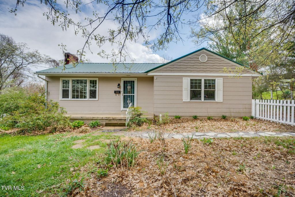 Photo of 408 Oak Grove Avenue, Greeneville, TN 37745 (MLS # 9993699)