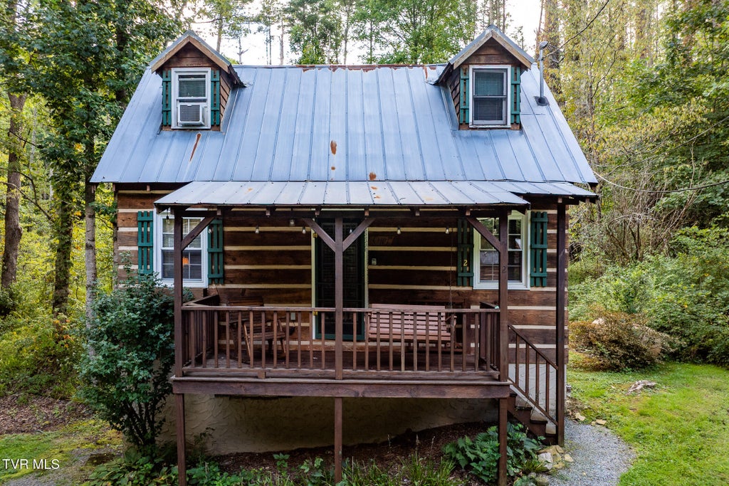 Photo of 579 Trout Run Road, Mountain City, TN 37683 (MLS # 10001079)